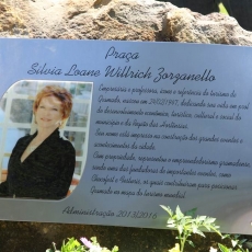 Emoção marca a inauguração da Praça Silvia Zorzanello