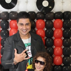 Vinicius Melo completa 10 anos em festa de Rock