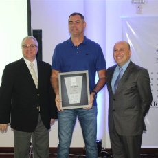Dimasa Honda recebe prêmio Ímpar