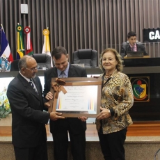 Querino Mazzuco recebe título de Cidadão Honorário