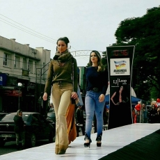 Desfile de rua inova em Araranguá