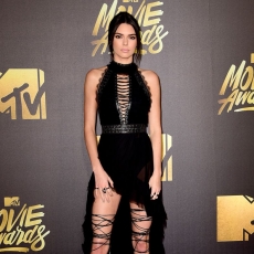 Os looks pretos no red carpet do MTV Movie Awards