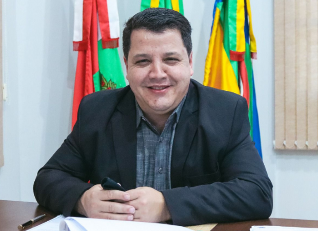 Prefeito de Praia Grande é eleito presidente do Consórcio que administra o Geoparque