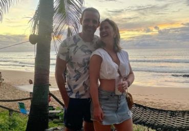 Juliana Fernandes e o marido Thiago Aguiar curtem a paradisíaca ilha de Fernando de Noronha