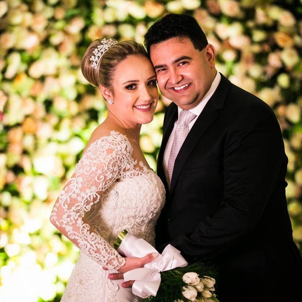 Casamento de Eliza Alberton e Allan Prado na igreja Matriz de Urussanga