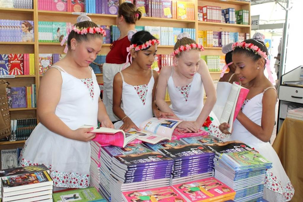 13ª edição da Feira do Livro em Criciúma na Praça Nereu Ramos