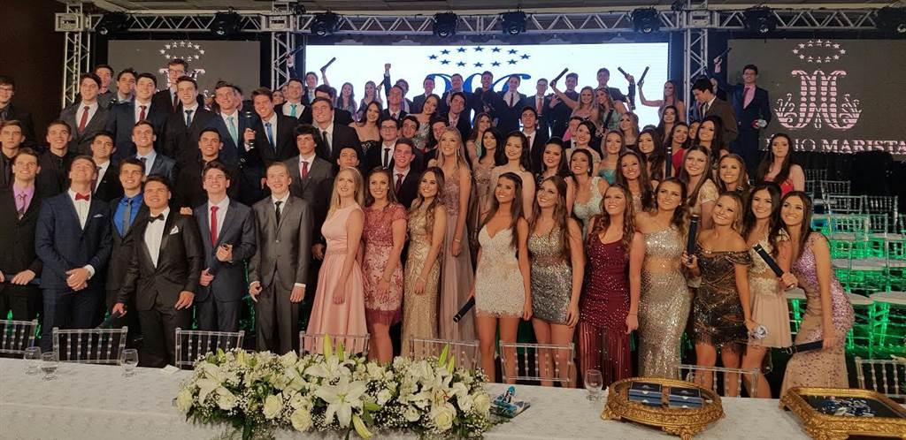 Formatura dos terceirões Marista pura elegância e alto astral