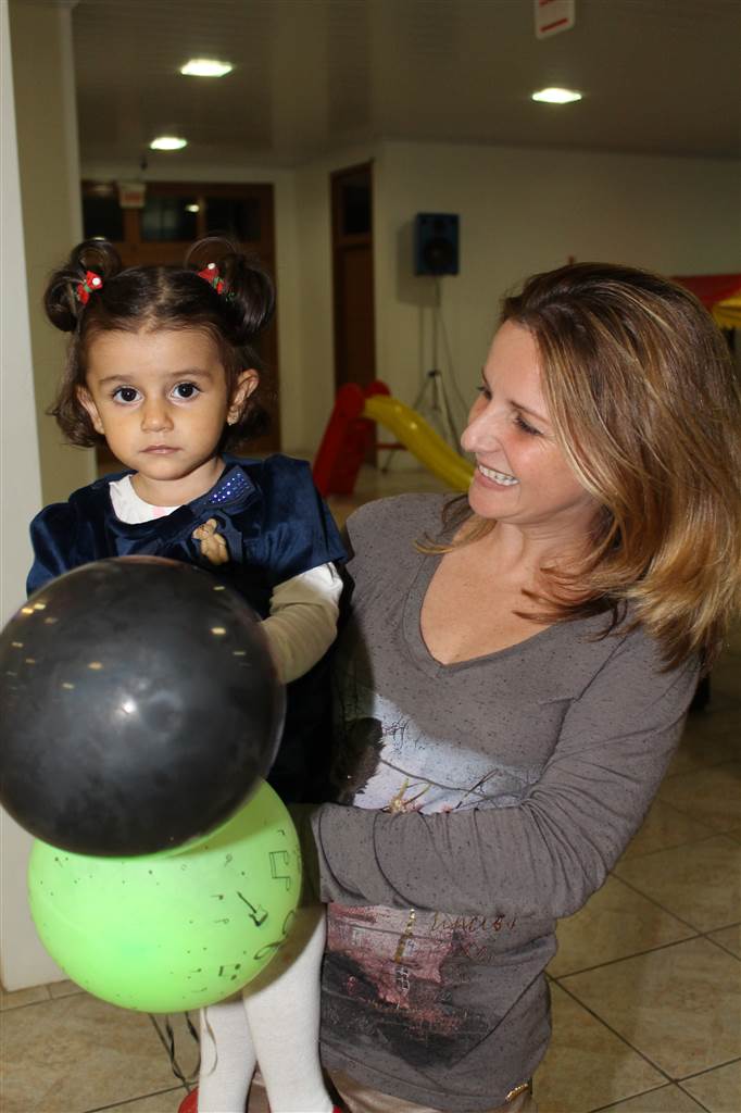 Com amigos e familiares aniversariante realizou sonho