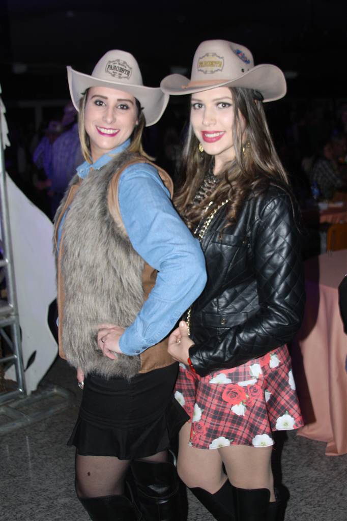 Cowboys e cowgirls fervem em evento que arrecada fundos para Renovar