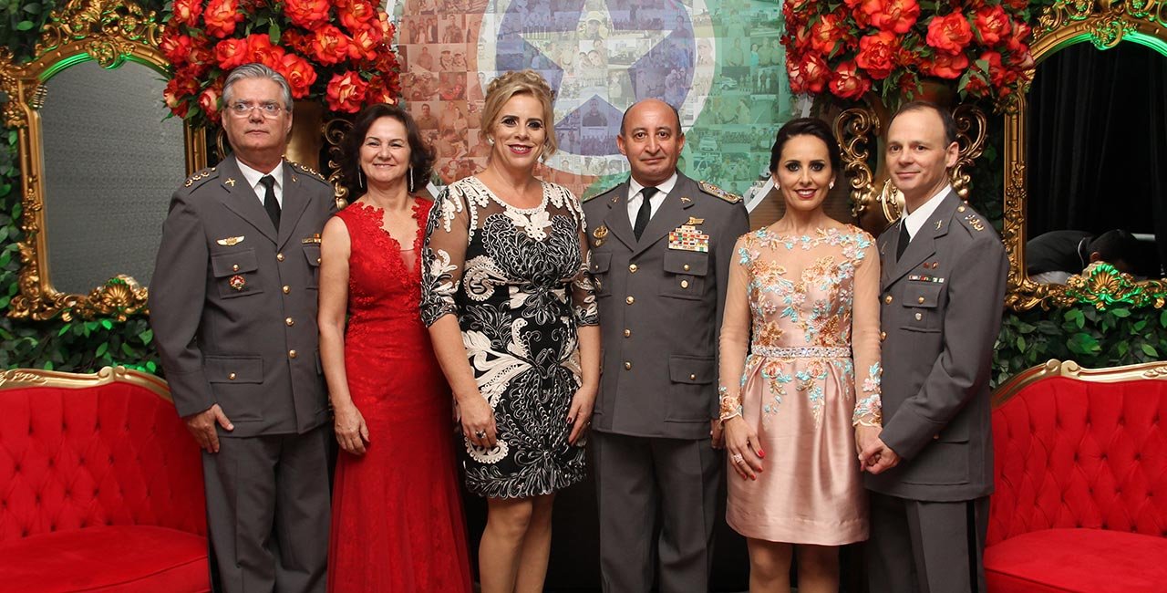 Jantar Baile da Policia Militar comemora 8 anos de batalhão e 182 anos da PMSC