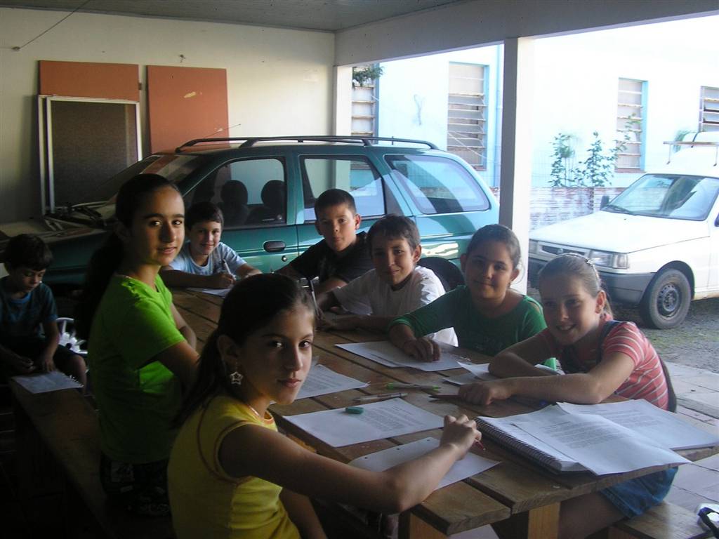 Professora realiza Sarau Literário em São João do Sul e intensifica o gosto pelos livros em crianças e familiares, tornando atrativo esse hábito entre a comunid