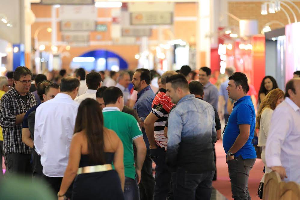 Expositores e lojistas iniciaram a feira fechando pedidos e confirmam expectativa em recorde de vendas