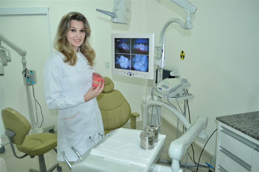 Dra. Priscila Duminelli fala sobre o procedimento que dá aos dentes um aspecto mais saudável, bonito e iluminado