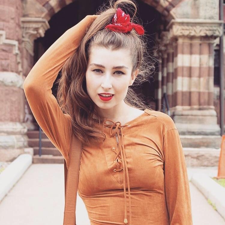 Bruna Meister agora faz parte do nosso time de Colunistas e Bloggers. Modelo e blogueira, é natural de Araranguá-SC, mas atualmente reside em Boston, nos EUA. B