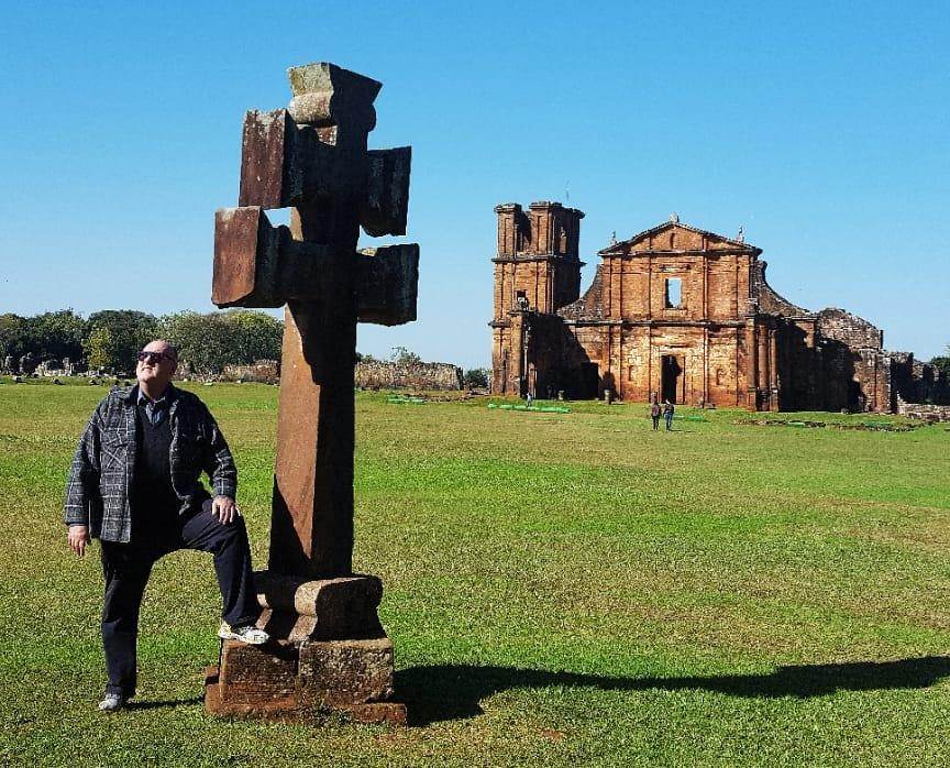 Paulo Schneider visita pontos turísticos para apresentá-los aos alunos e mais