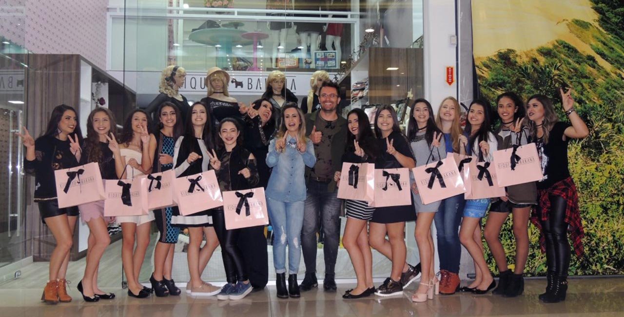 Loja recebeu mães, debutantes, patronesse e imprensa no Center Shopping Araranguá