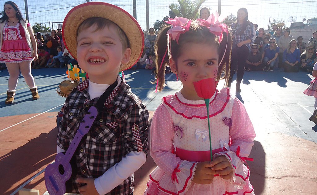 Uma tarde ensolarada, aliada a uma festa junina familiar