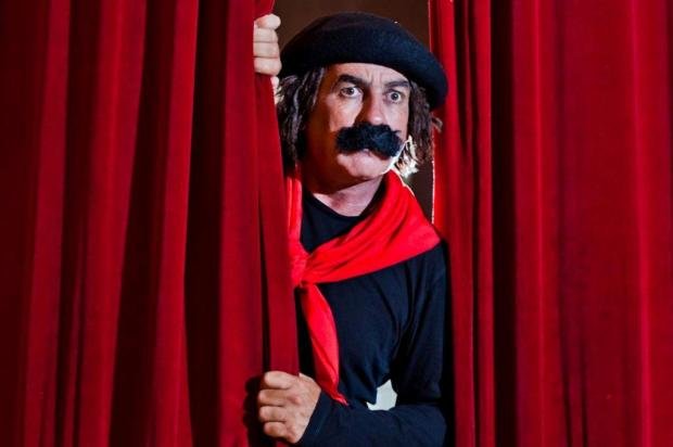 Artista estará no Teatro Elias Angeloni no dia 3 de novembro