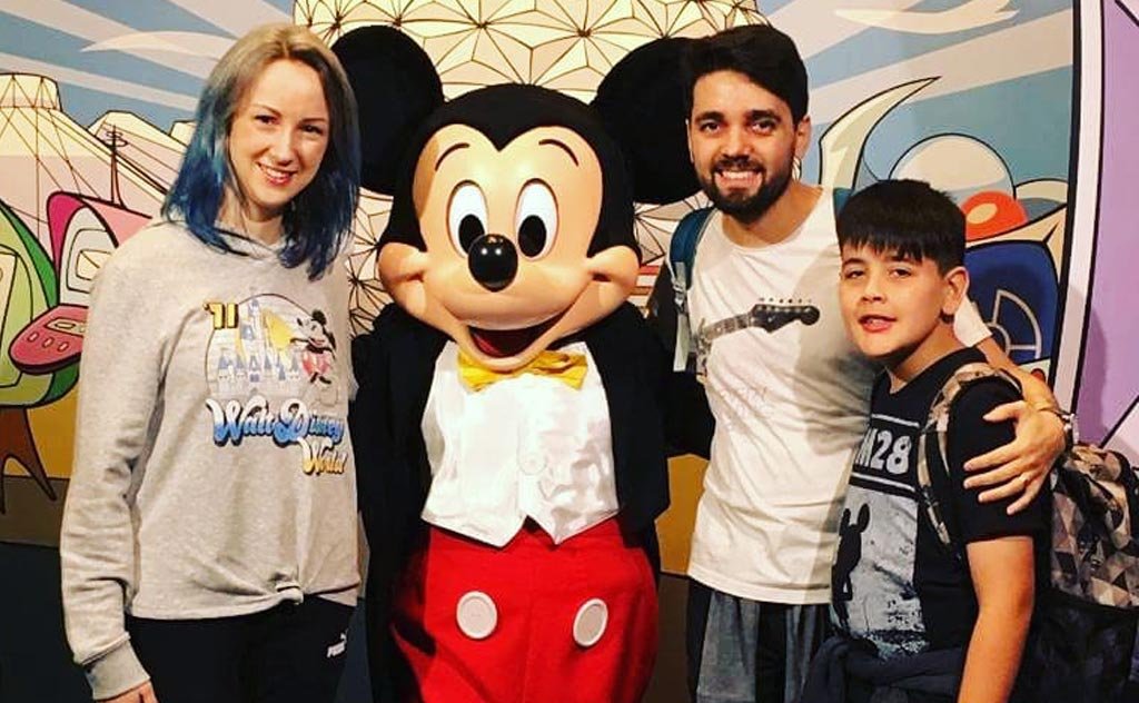 O campeão infantil de Jiu-Jitsu viaja ao lado dos padrinhos no encantando mundo da Disney 