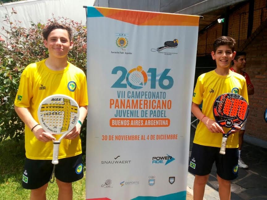 João Vitor representou o país em torneio internacional de Pádel