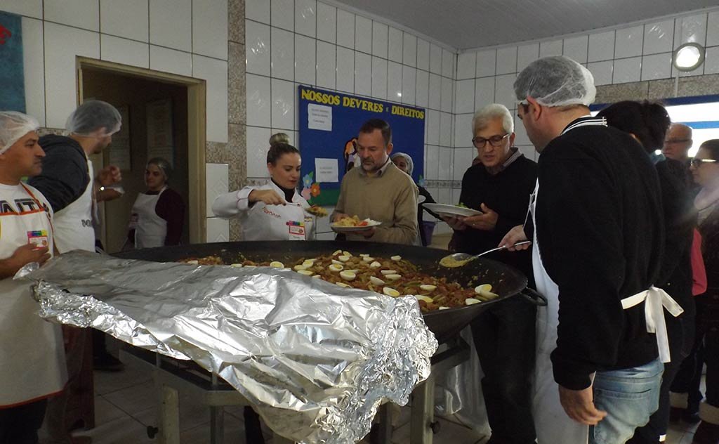 Evento contou com a participação da banda Pó de Café e boa gastronomia.