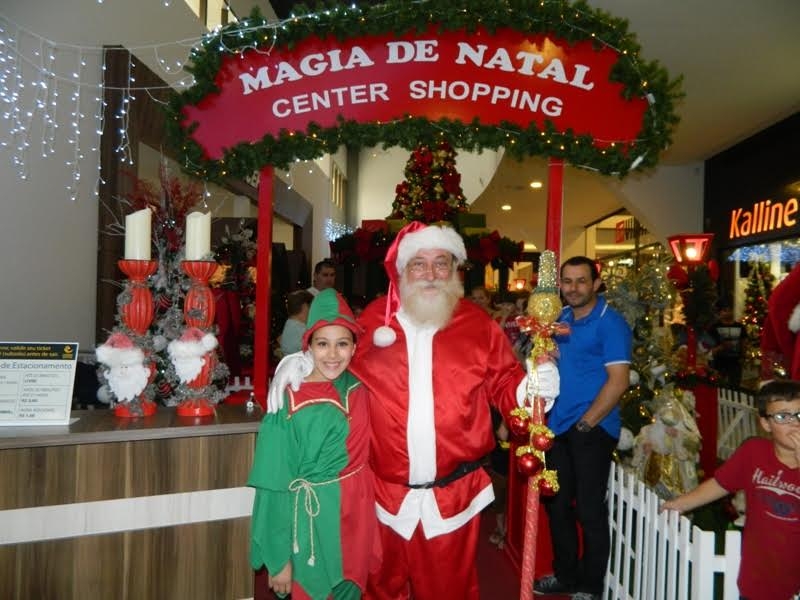 Bom Velhinho chegou na  tarde deste sábado e fez a alegria das crianças