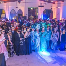 Baile de Máscaras de Nova Veneza surpreende com espetáculo “As Quatro Estações”