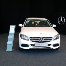 Mercedes Benz no Nações Shopping