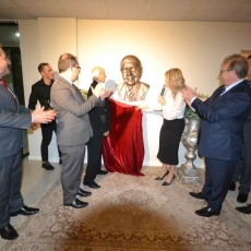 Busto em homenagem a Ruy Hülse é inaugurado na Unesc