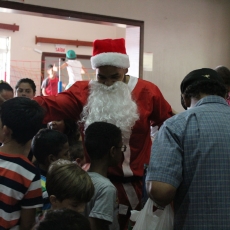 Famílias do CRAS ganham festa de Natal, em Urussanga