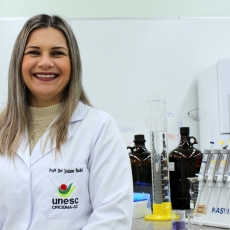 Profª. da Unesc recebe mérito do Conselho Regional de Farmácia 