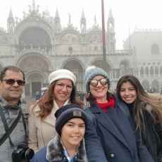Adolfo e família em viagem pela Europa