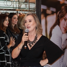 Dalva Leme em noite Fashion recebe patronesse e Debutantes  2019 