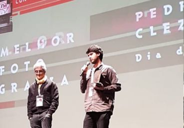 Pedro Clezar leva troféu de Melhor Fotografia no Festival de Cinema de Gramado 