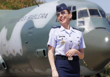 Brigadeiro Carla Lyrio Martins faz história na Força Aérea Brasileira