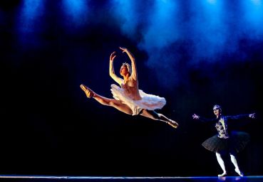 600  bailarinos sobem ao palco do Unesc em Dança