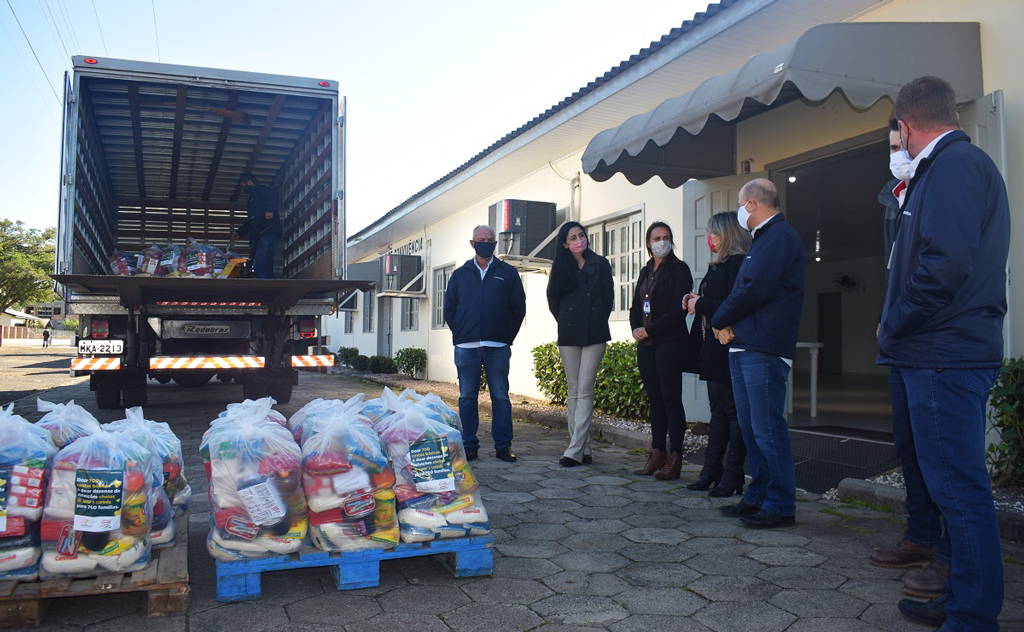 Desde o início da pandemia, o município distribuiu cerca de 300 cestas básicas