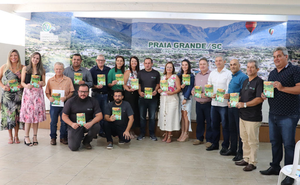 Turma do Geoparquito em: sonhando com um Geoparque no Sul do Brasil 