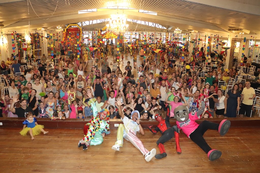 Baile de Carnaval Infantil agita o Mampituba 