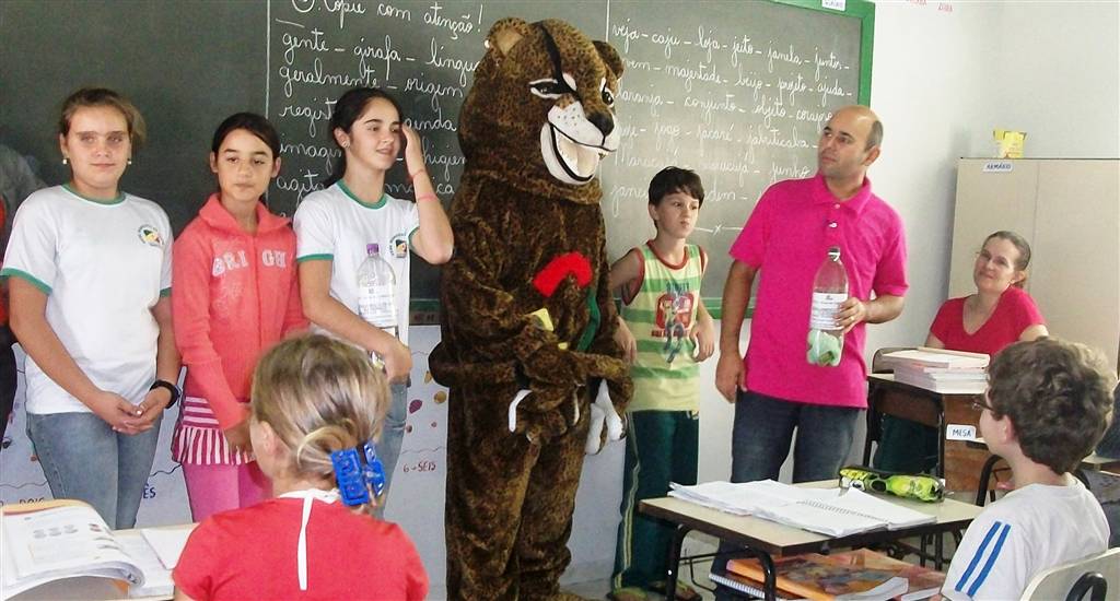 O projeto “Pilha na Consciência” objetiva conscientizar os estudantes sobre a problemática ambiental vivida atualmente