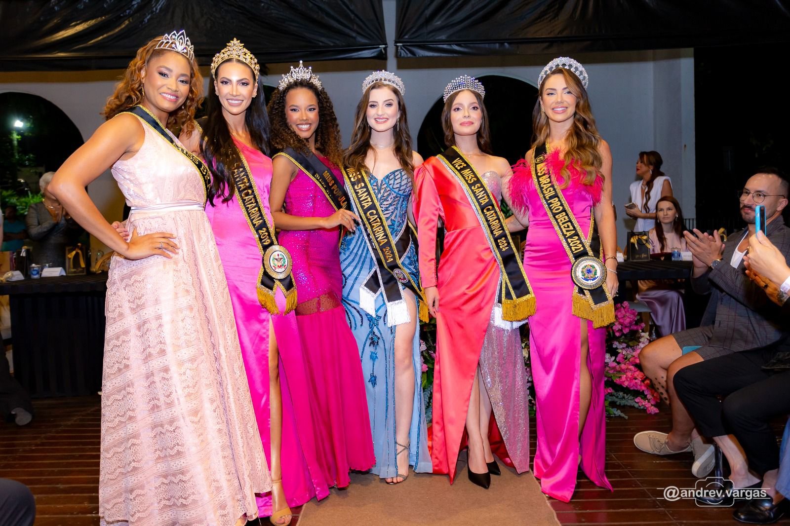 A grande vencedora foi a Miss Cocal do Sul Ludimila Rosso Moraes coroada Miss Santa Catarina
